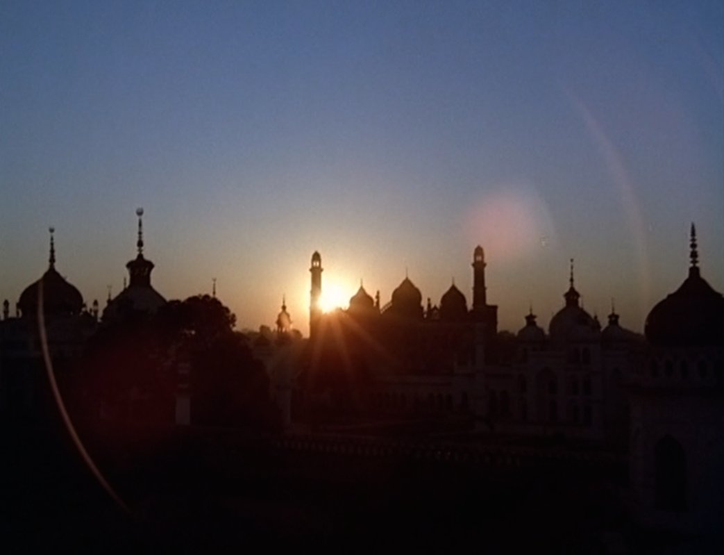 Shatranj Ke Khiladi — still 4
