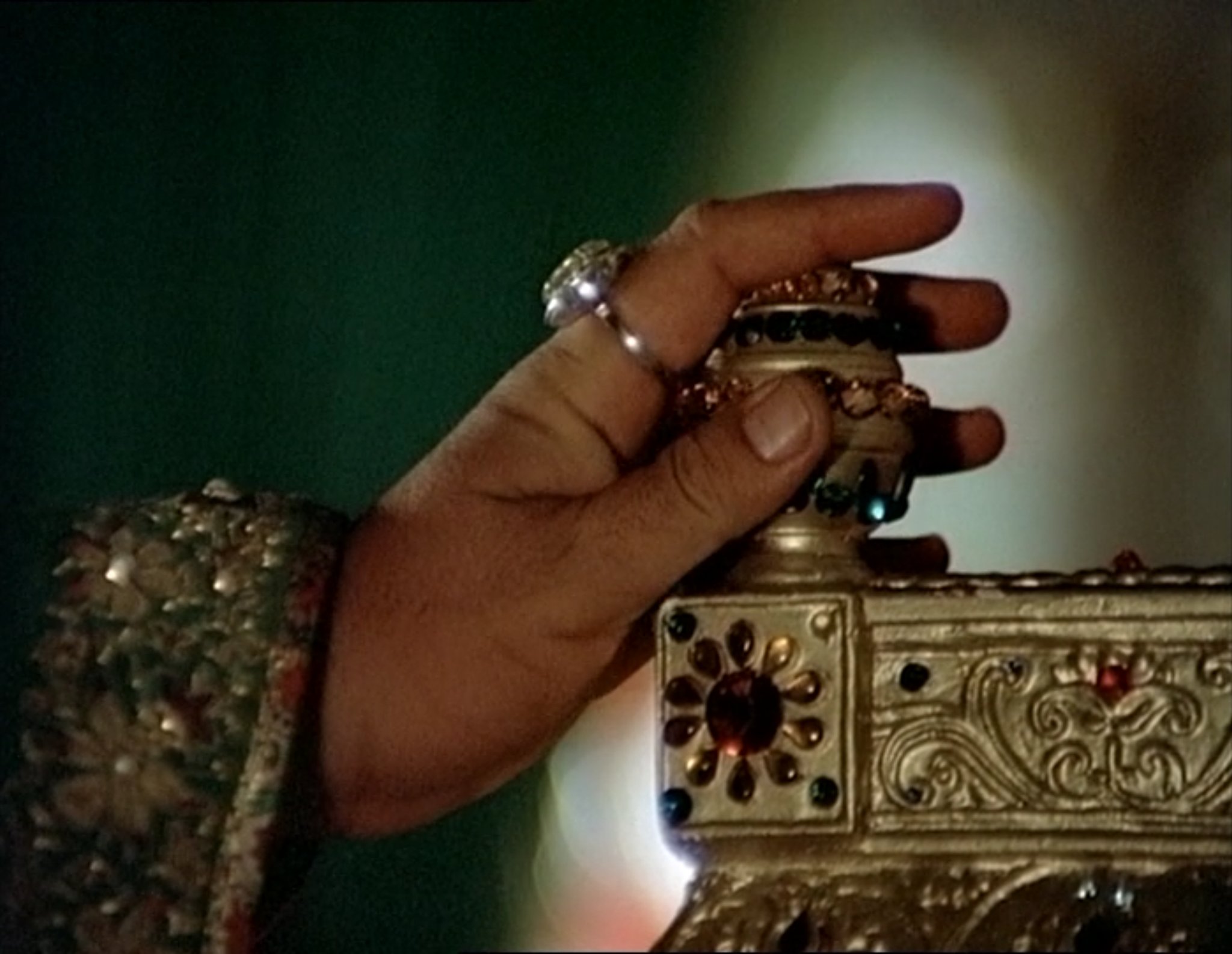 Shatranj Ke Khiladi — still 5