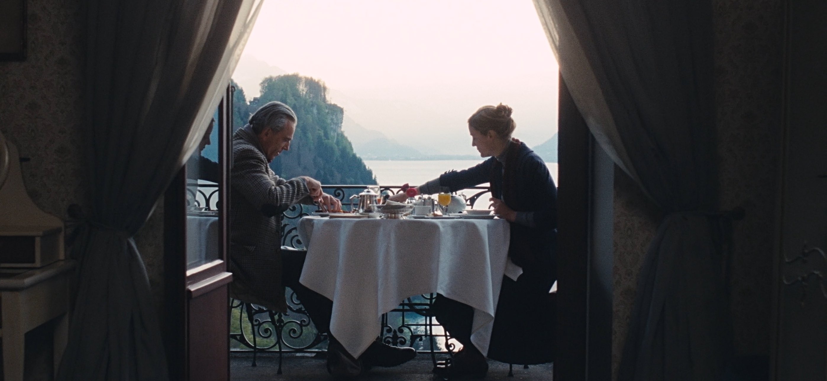 Phantom Thread  — still 5